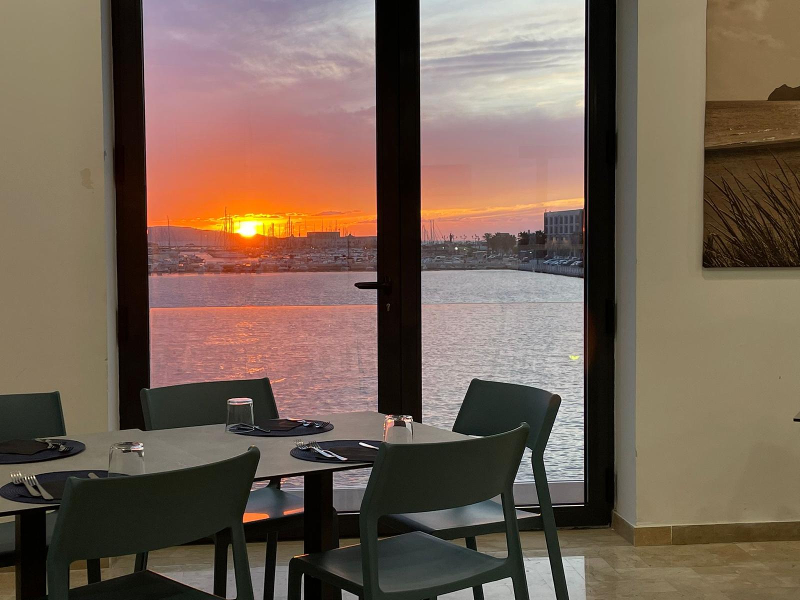 Il Pilota – Sala con vista porto di Trapani